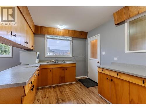 kitchen - 702 Brink Street, Ashcroft, BC - Indoor Photo Showing Kitchen With Double Sink