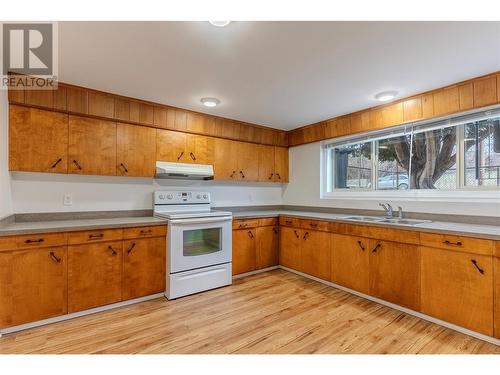 kitchen - 702 Brink Street, Ashcroft, BC - Indoor Photo Showing Kitchen With Double Sink