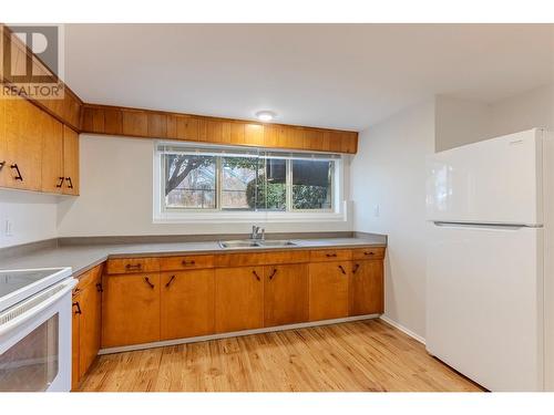 kitchen - 702 Brink Street, Ashcroft, BC - Indoor Photo Showing Kitchen With Double Sink