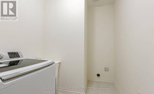 21 Ezra Crescent, Brampton, ON - Indoor Photo Showing Laundry Room