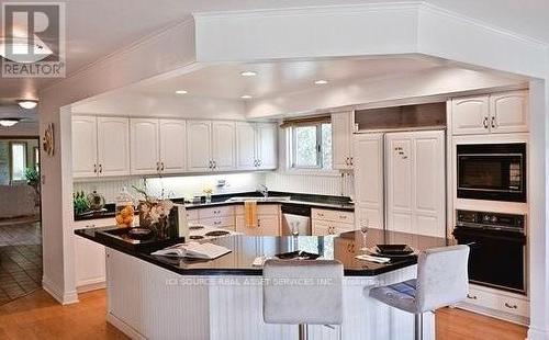 4282 Vivian Road, Whitchurch-Stouffville, ON - Indoor Photo Showing Kitchen With Upgraded Kitchen