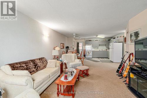 1 - 891 River Road W, Wasaga Beach, ON - Indoor Photo Showing Living Room