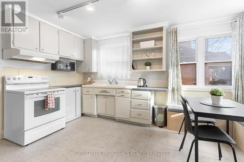 205 Adelaide Street, Kingston (East Of Sir John A. Blvd), ON - Indoor Photo Showing Kitchen