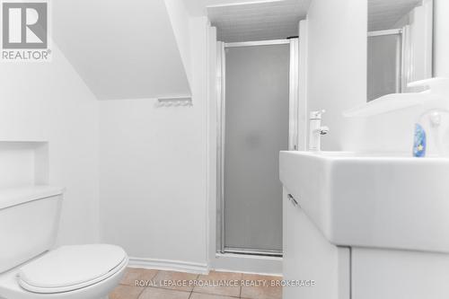 205 Adelaide Street, Kingston (East Of Sir John A. Blvd), ON - Indoor Photo Showing Bathroom