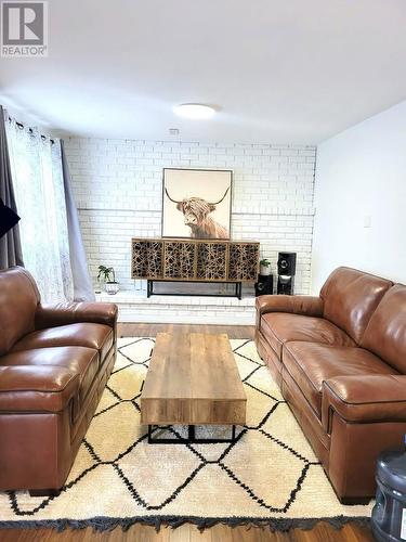 Lower - 1 Browning Trail, Barrie, ON - Indoor Photo Showing Living Room