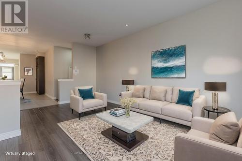 219 Skinner Road, Hamilton, ON - Indoor Photo Showing Living Room