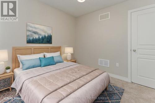 219 Skinner Road, Hamilton, ON - Indoor Photo Showing Bedroom