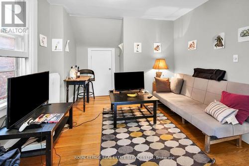 577 Huron Street, Toronto, ON - Indoor Photo Showing Living Room