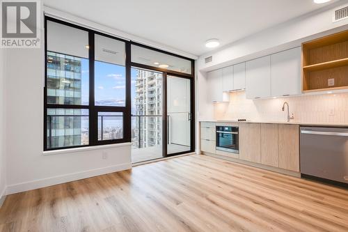 1488 Bertram Street Unit# 1511, Kelowna, BC - Indoor Photo Showing Kitchen