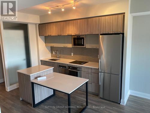 502 - 4800 Highway 7, Vaughan, ON - Indoor Photo Showing Kitchen With Stainless Steel Kitchen