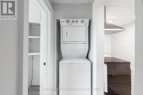 7 - 425 Mckenzie Avenue, London, ON - Indoor Photo Showing Laundry Room