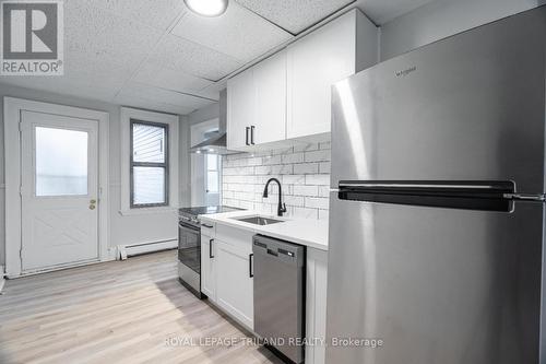 7 - 425 Mckenzie Avenue, London, ON - Indoor Photo Showing Kitchen With Upgraded Kitchen