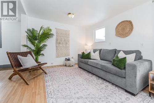 89 Mcnab Street E, Centre Wellington (Elora/Salem), ON - Indoor Photo Showing Living Room