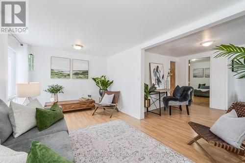 89 Mcnab Street E, Centre Wellington (Elora/Salem), ON - Indoor Photo Showing Living Room