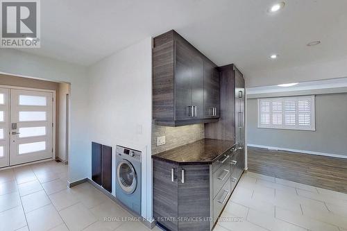 4 Mcmaster Avenue, Hamilton, ON - Indoor Photo Showing Laundry Room