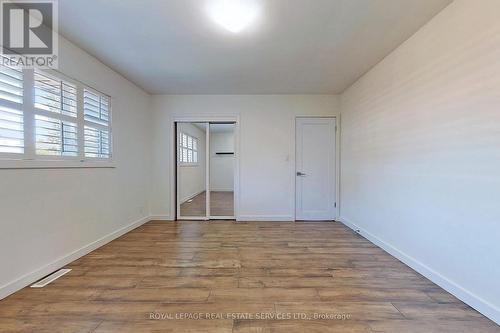 4 Mcmaster Avenue, Hamilton, ON - Indoor Photo Showing Other Room