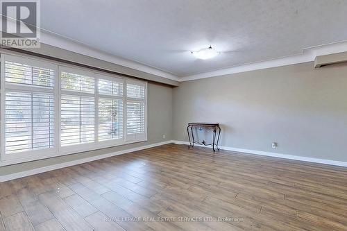 4 Mcmaster Avenue, Hamilton, ON - Indoor Photo Showing Other Room