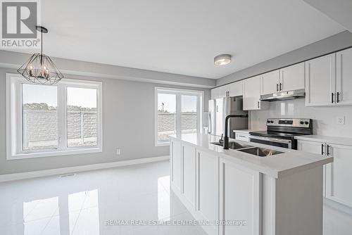 30 - 470 Linden Drive, Cambridge, ON - Indoor Photo Showing Kitchen With Stainless Steel Kitchen With Double Sink With Upgraded Kitchen