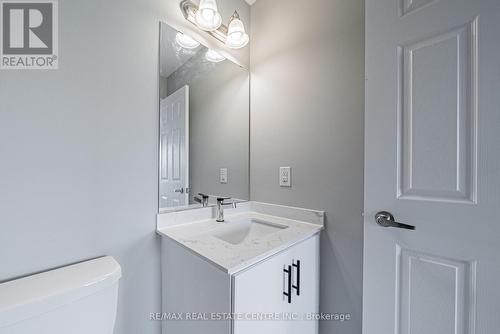 30 - 470 Linden Drive, Cambridge, ON - Indoor Photo Showing Bathroom