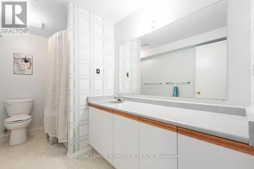 10 Bathurst Road S, Perth, ON - Indoor Photo Showing Bathroom