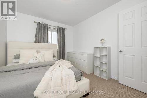 437 Brigitta Street, Ottawa, ON - Indoor Photo Showing Bedroom