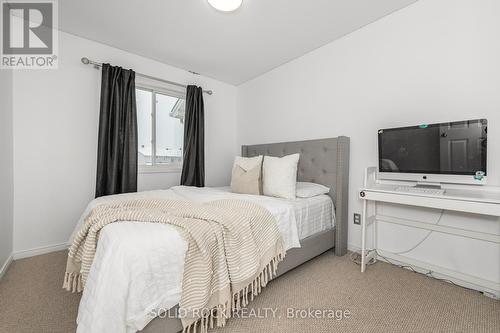 437 Brigitta Street, Ottawa, ON - Indoor Photo Showing Bedroom