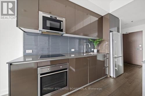 1701 - 199 Slater Street, Ottawa, ON - Indoor Photo Showing Kitchen With Upgraded Kitchen