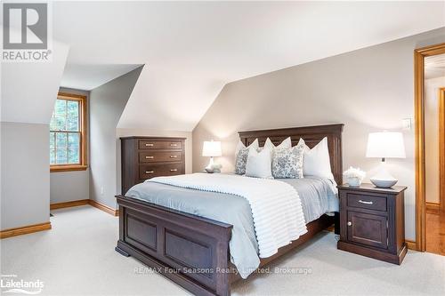 6123 27/28 Nottawasaga Side Road, Clearview (Stayner), ON - Indoor Photo Showing Bedroom