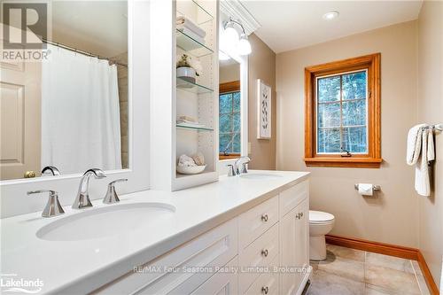 6123 27/28 Nottawasaga Side Road, Clearview (Stayner), ON - Indoor Photo Showing Bathroom