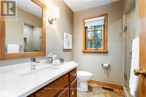 6123 27/28 Nottawasaga Side Road, Clearview (Stayner), ON - Indoor Photo Showing Bathroom