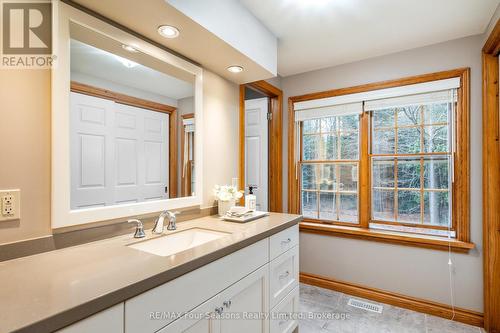 6123 27/28 Nottawasaga Side Road, Clearview (Stayner), ON - Indoor Photo Showing Bathroom