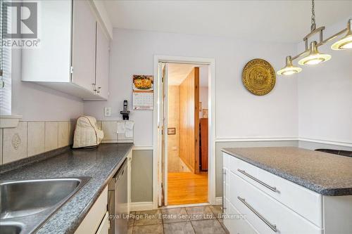 606 Abana Road, Mississauga (Cooksville), ON - Indoor Photo Showing Kitchen