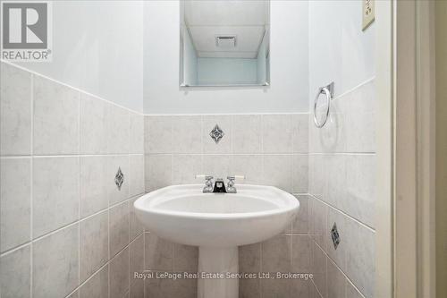 606 Abana Road, Mississauga (Cooksville), ON - Indoor Photo Showing Bathroom