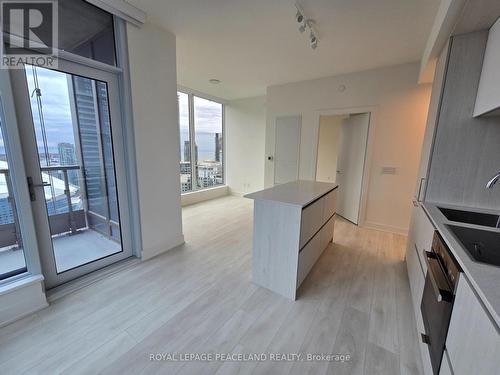 3016 - 35 Mercer Street, Toronto, ON - Indoor Photo Showing Kitchen