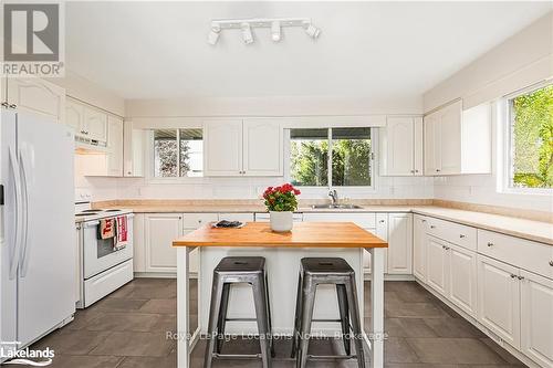 252 Third Street, Collingwood, ON - Indoor Photo Showing Kitchen With Double Sink