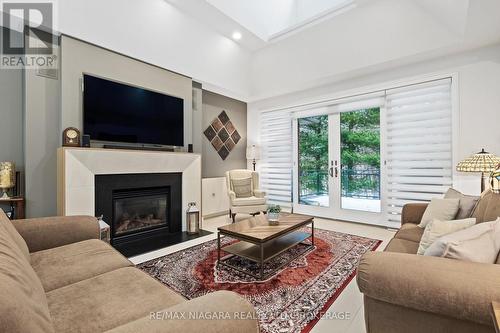 16 Timmsdale Crescent, Pelham (662 - Fonthill), ON - Indoor Photo Showing Living Room With Fireplace