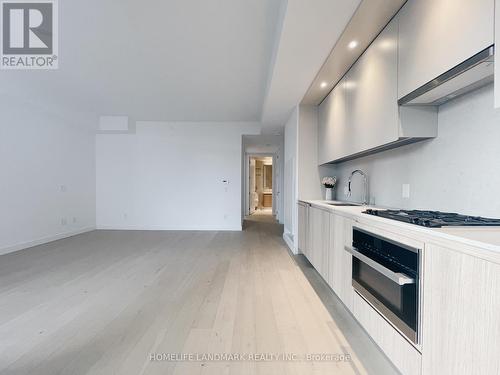 1804 - 81 Wellesley Street E, Toronto, ON - Indoor Photo Showing Kitchen