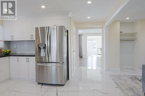 33 Windsor Avenue, Ajax, ON - Indoor Photo Showing Kitchen