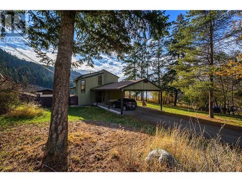 8660 Harbour Heights Road, Vernon, BC - Outdoor