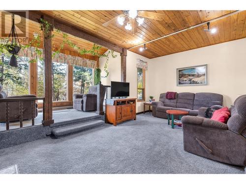 8660 Harbour Heights Road, Vernon, BC - Indoor