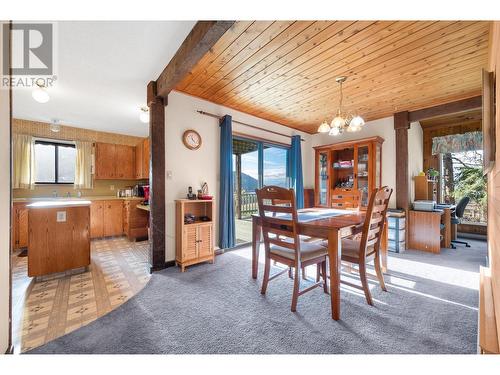 8660 Harbour Heights Road, Vernon, BC - Indoor Photo Showing Dining Room