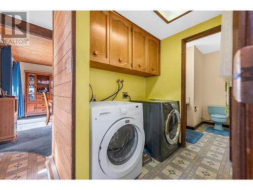 8660 Harbour Heights Road, Vernon, BC - Indoor Photo Showing Laundry Room