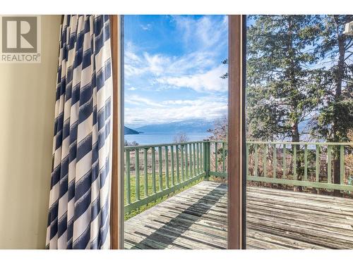 8660 Harbour Heights Road, Vernon, BC - Outdoor