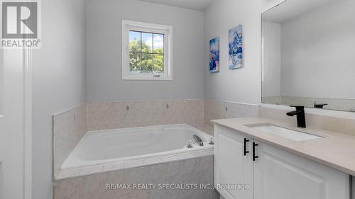 48 Ridgefield Court, Brampton, ON - Indoor Photo Showing Bathroom