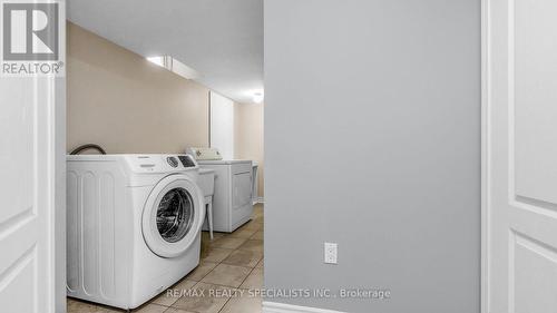 48 Ridgefield Court, Brampton, ON - Indoor Photo Showing Laundry Room