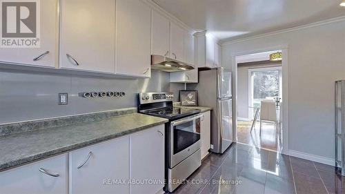 60 Festoon Place, Brampton, ON - Indoor Photo Showing Kitchen