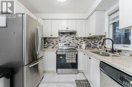 76 Thunderbird Trail, Brampton, ON - Indoor Photo Showing Kitchen With Stainless Steel Kitchen With Double Sink With Upgraded Kitchen