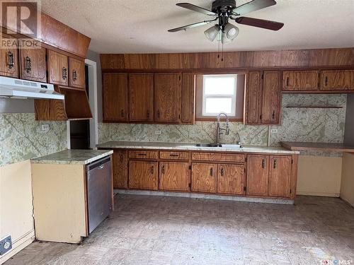 Spalding Acreage, Spalding Rm No. 368, SK - Indoor Photo Showing Kitchen With Double Sink