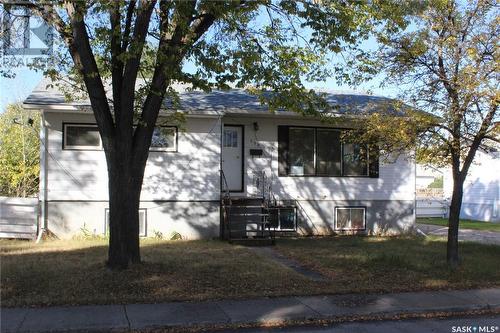 537 4Th Street W, Shaunavon, SK - Outdoor