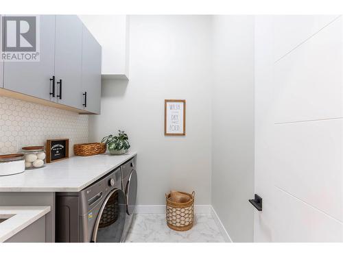 883 Loseth Drive, Kelowna, BC - Indoor Photo Showing Laundry Room